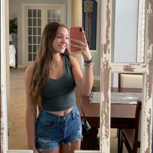 Meet your Posher, Isabel